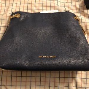 Meet your Posher, Elaine